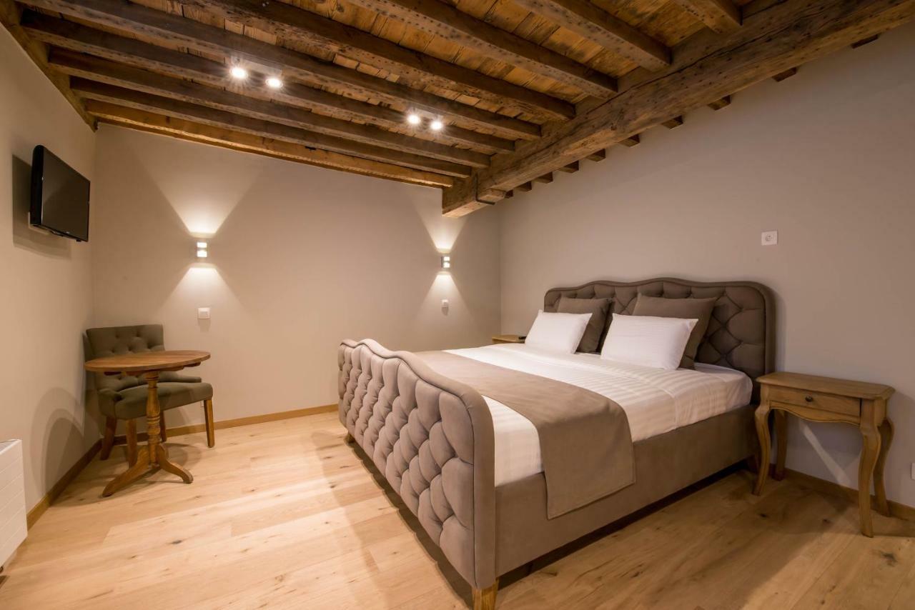 Dreamhouse Bed & Breakfast