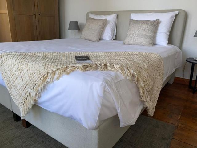 Logies Hollywood Guest house