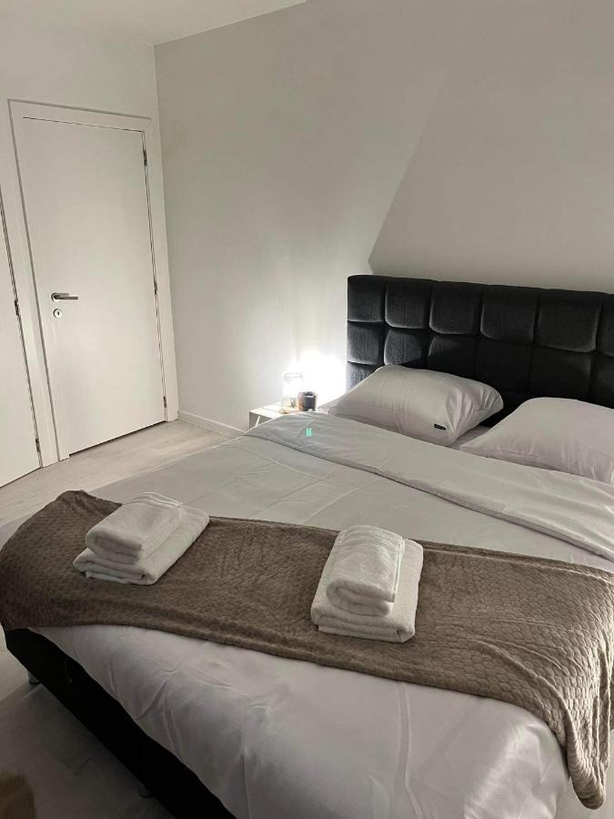 Ruime Luxe In Centrum Met Badkamer! Bruges