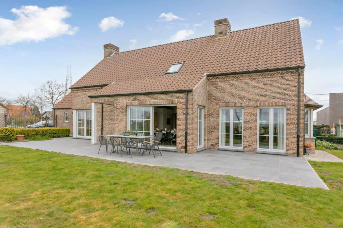 Huswell - Family House With A Beautiful View In Damme