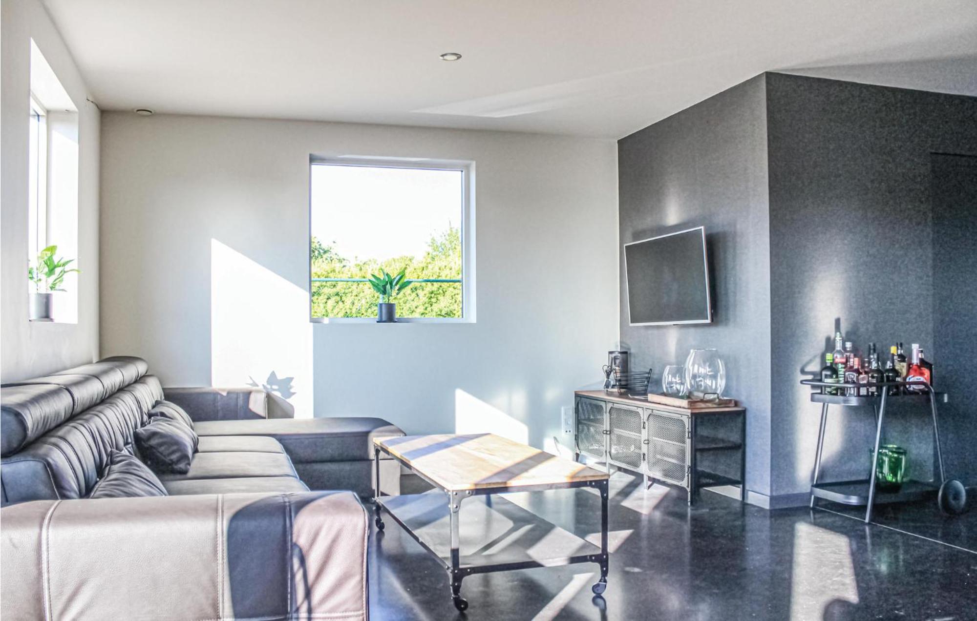 4 Bedroom Awesome In Bruges