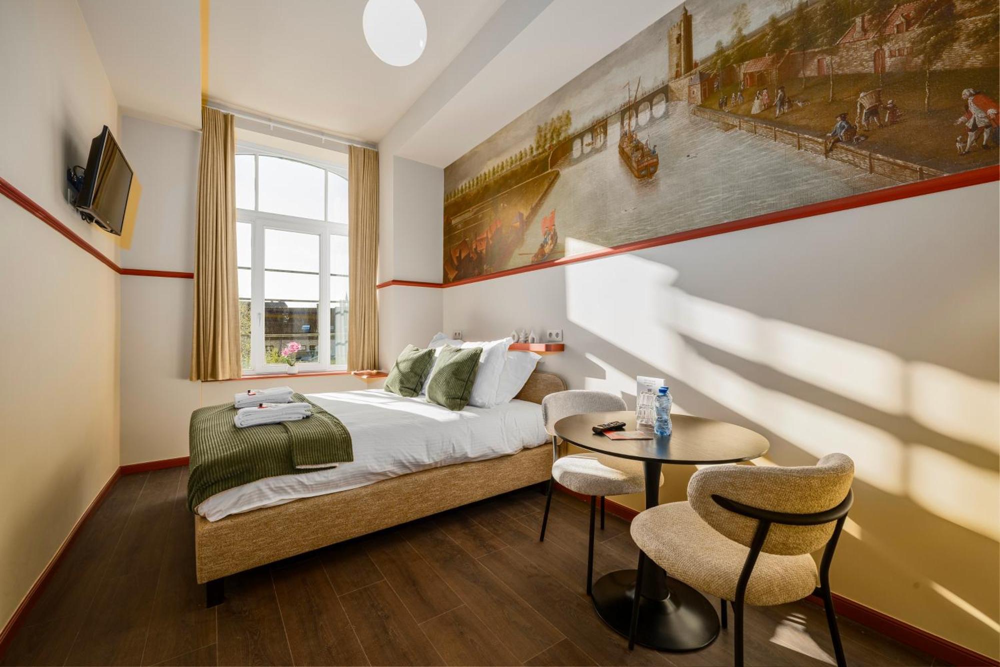 Aparthotel The Queen's Twelve By Romy&travis Brügge