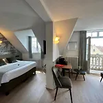 B&B Contrast